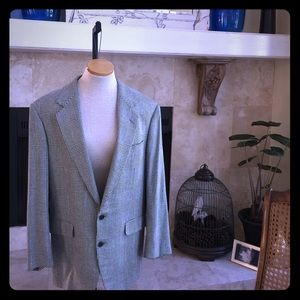 Black and White Men’s Sports Coat Size: 42